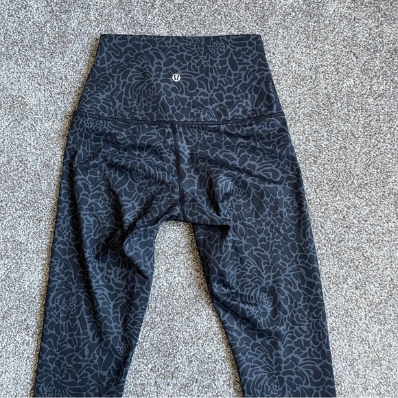 Lululemon Wunder Under Pant Sz 6 *Full-On Luxtreme (Roll Down) - Picture 8 of 8